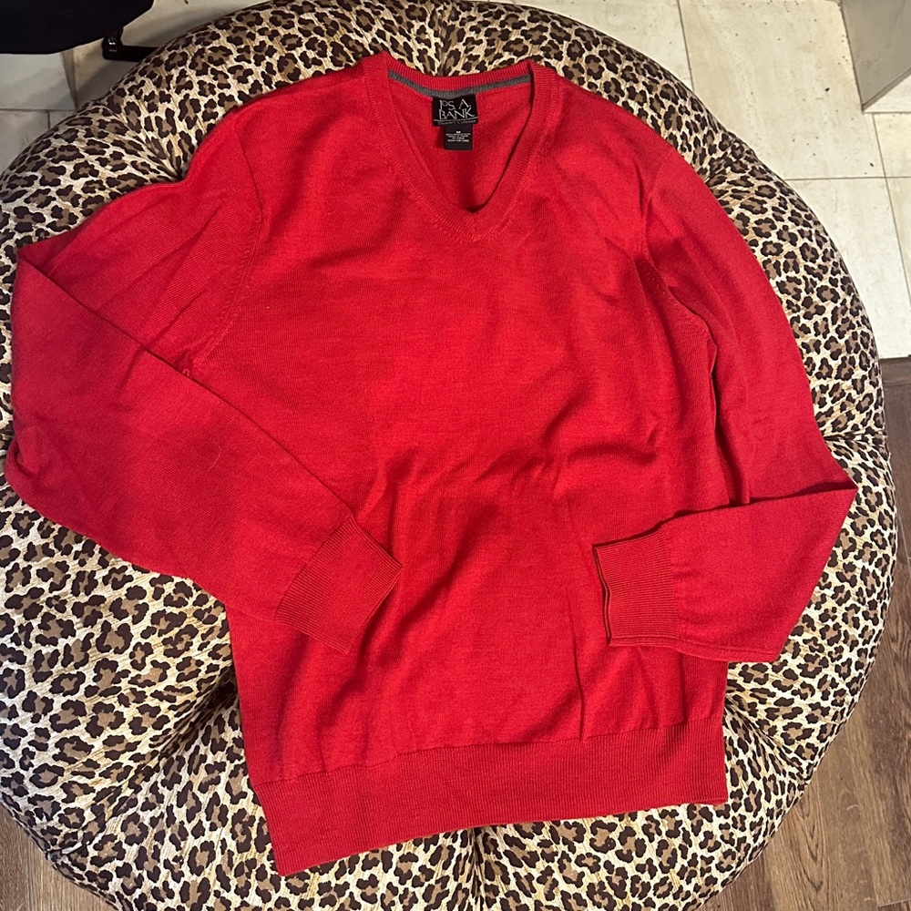 Jos A Bank Sweater Men Medium Red Soft Merino Wool V-Neck Traveler Pullover
